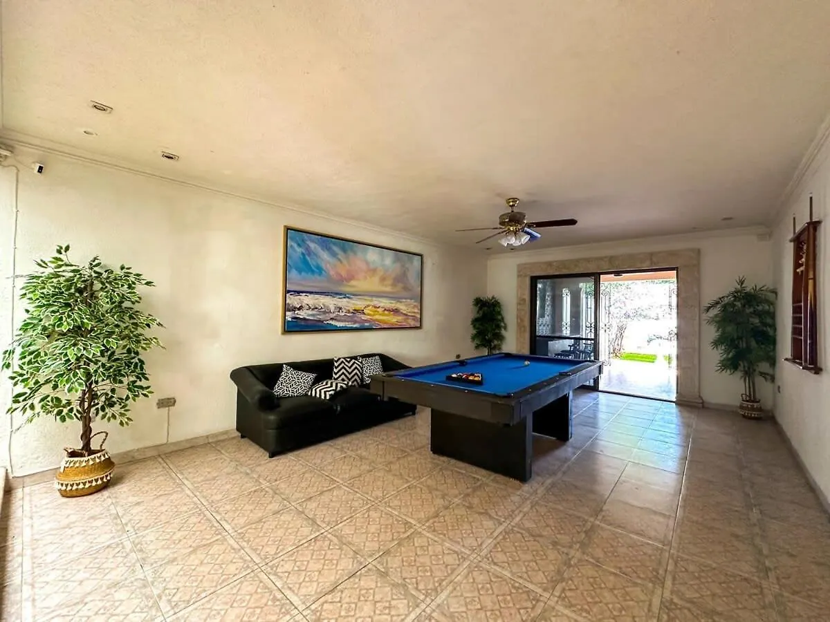 Loft Omega Para 2 Personas Con Piscina Y Billar メリダ 0*,  メキシコ