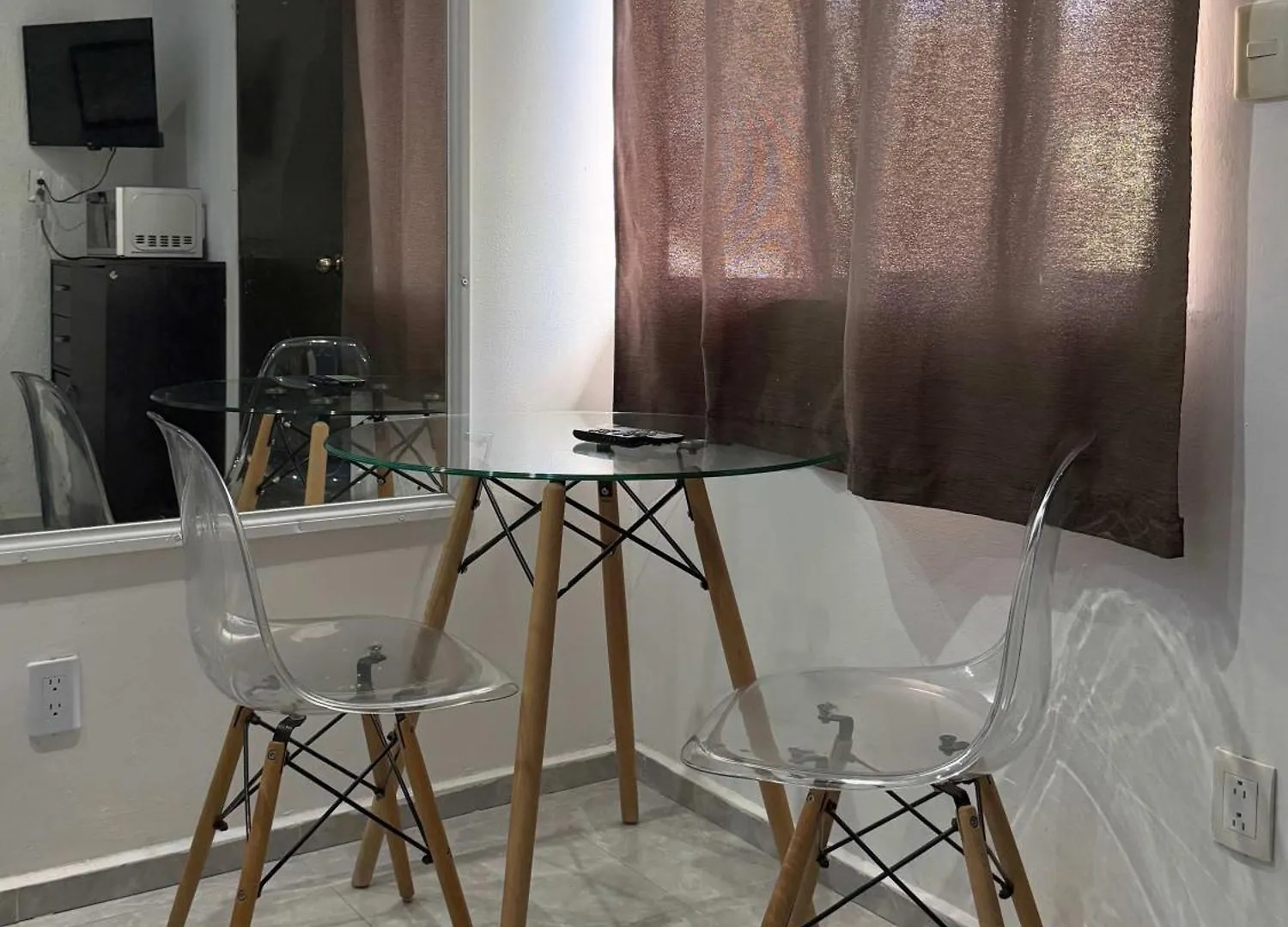 Loft Omega Para 2 Personas Con Piscina Y Billar メリダ